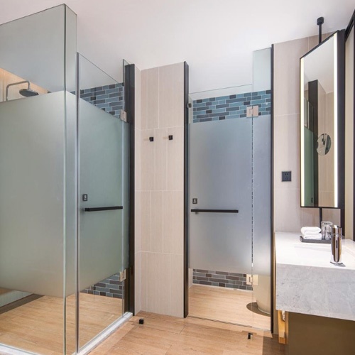 Hotel Bathroom Partition by Glass Panel