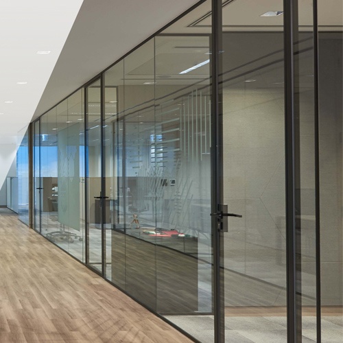 Optima 117 Plus single glazed partition system