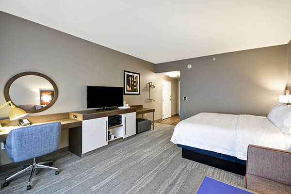 hamptoninnguestroom