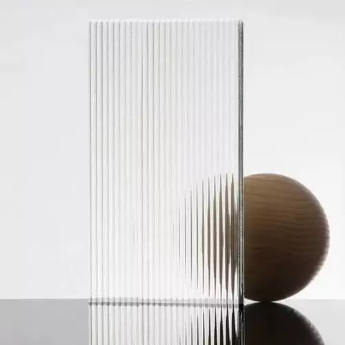 Clear fluted architectural privacy glass