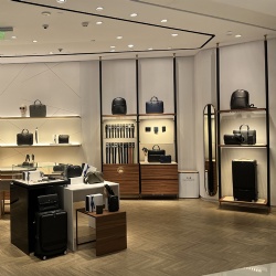 Custom Retail Store Display and Fixtures for Retail Design and Construction Companies