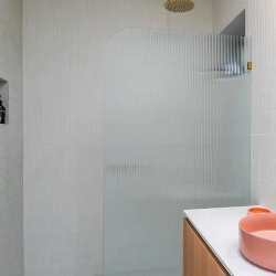 Fluted glass shower screen with corner radius