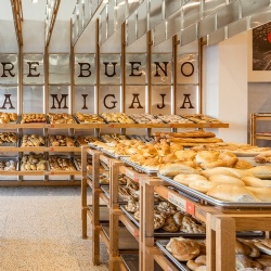 Store design in the traditional bakery Mi Pan in Mexico City