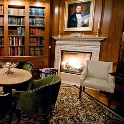 Traditional marble fireplace mantel in Jefferson boutique hotel