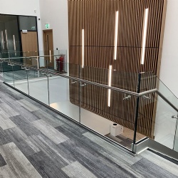 U Channel Base Balustrade Floor Mounted Balcony Glass Railing System
